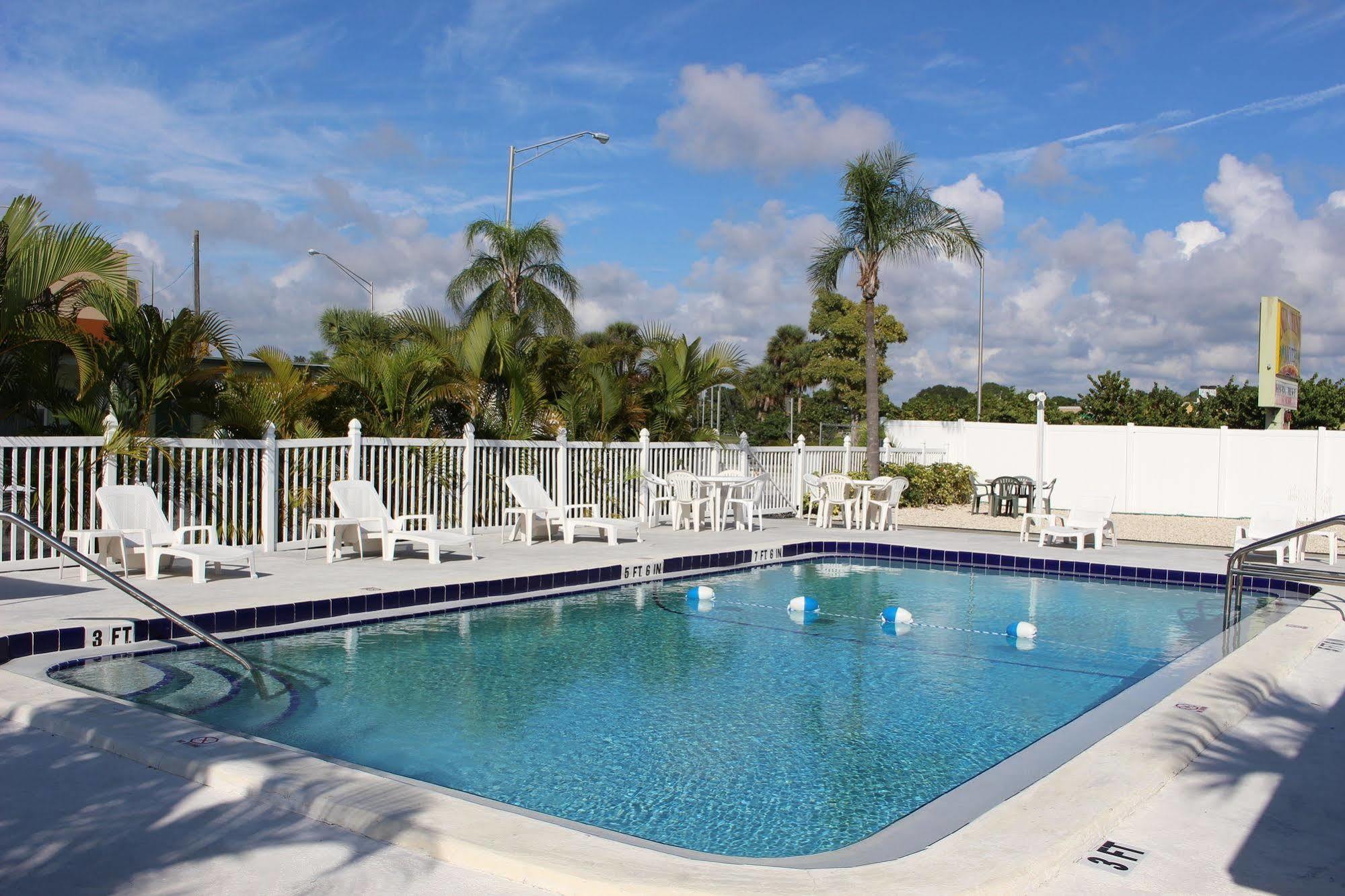 Sunshine Inn & Suites Venice, Florida Venice Gardens Exterior foto